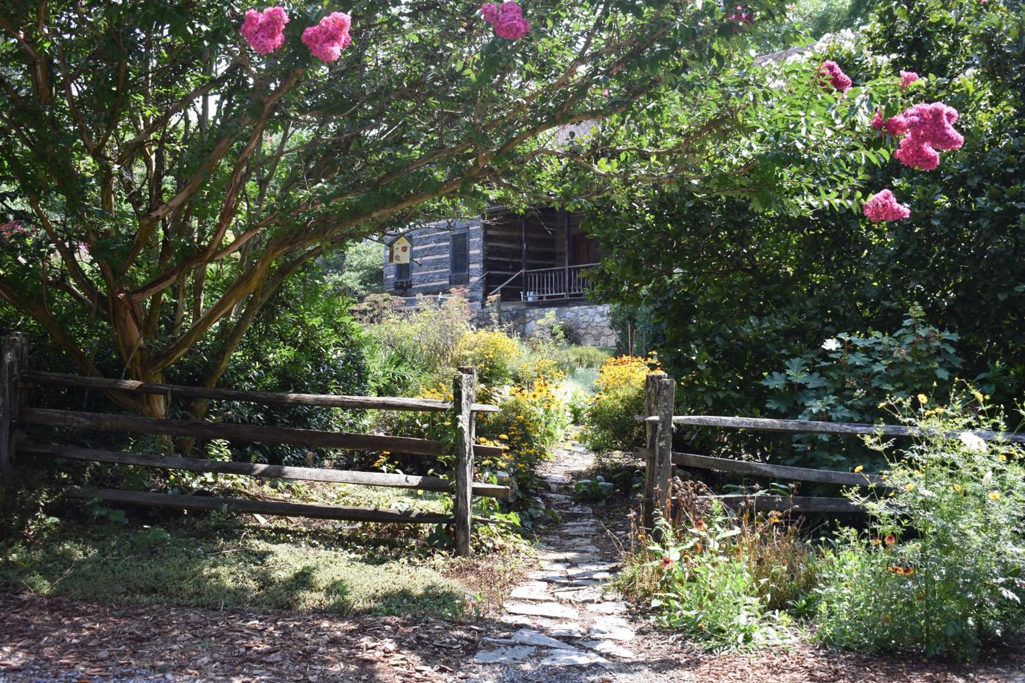 Restored1850S Log Cabin, With Gazebo And Gardens! 1 Mile To Downtown Weaverville Ngoại thất bức ảnh